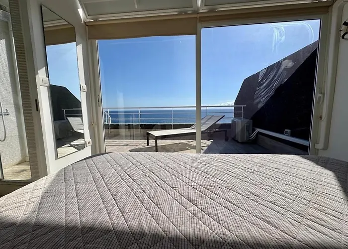 Ocean's Whisper Apartment *